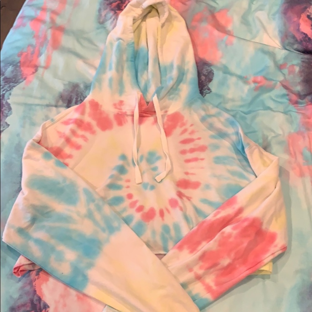 Forever 21 Tie dye Cropped Sweatshirt